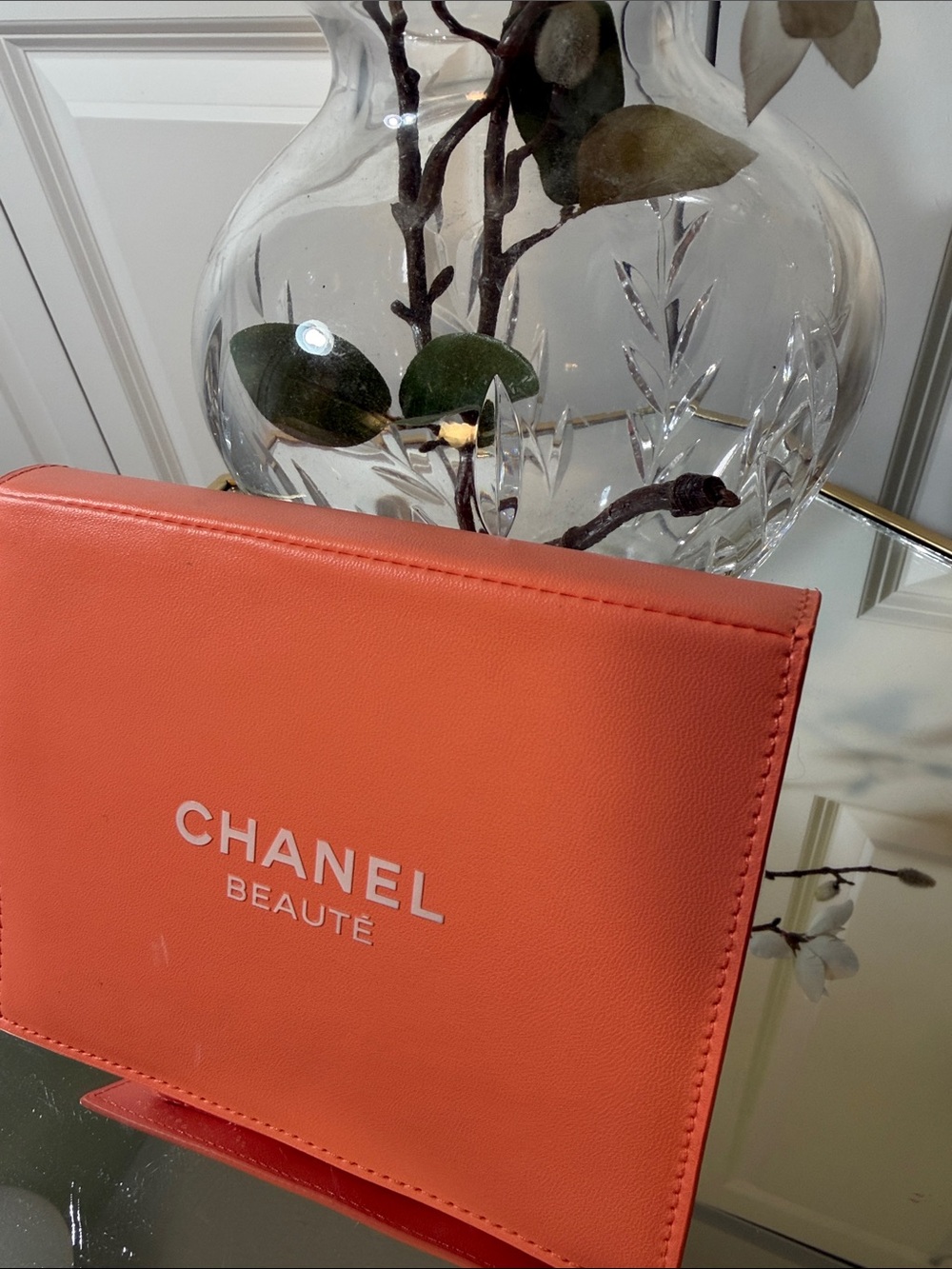CHANEL Beauté Coral-Orange Travel Makeup Case - Picture 2 of 7